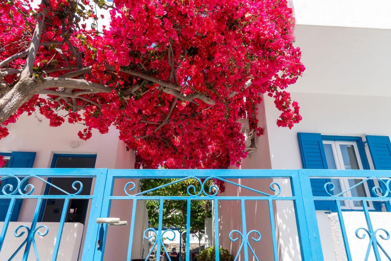 Ayeri Hotel Парос Екстериор снимка