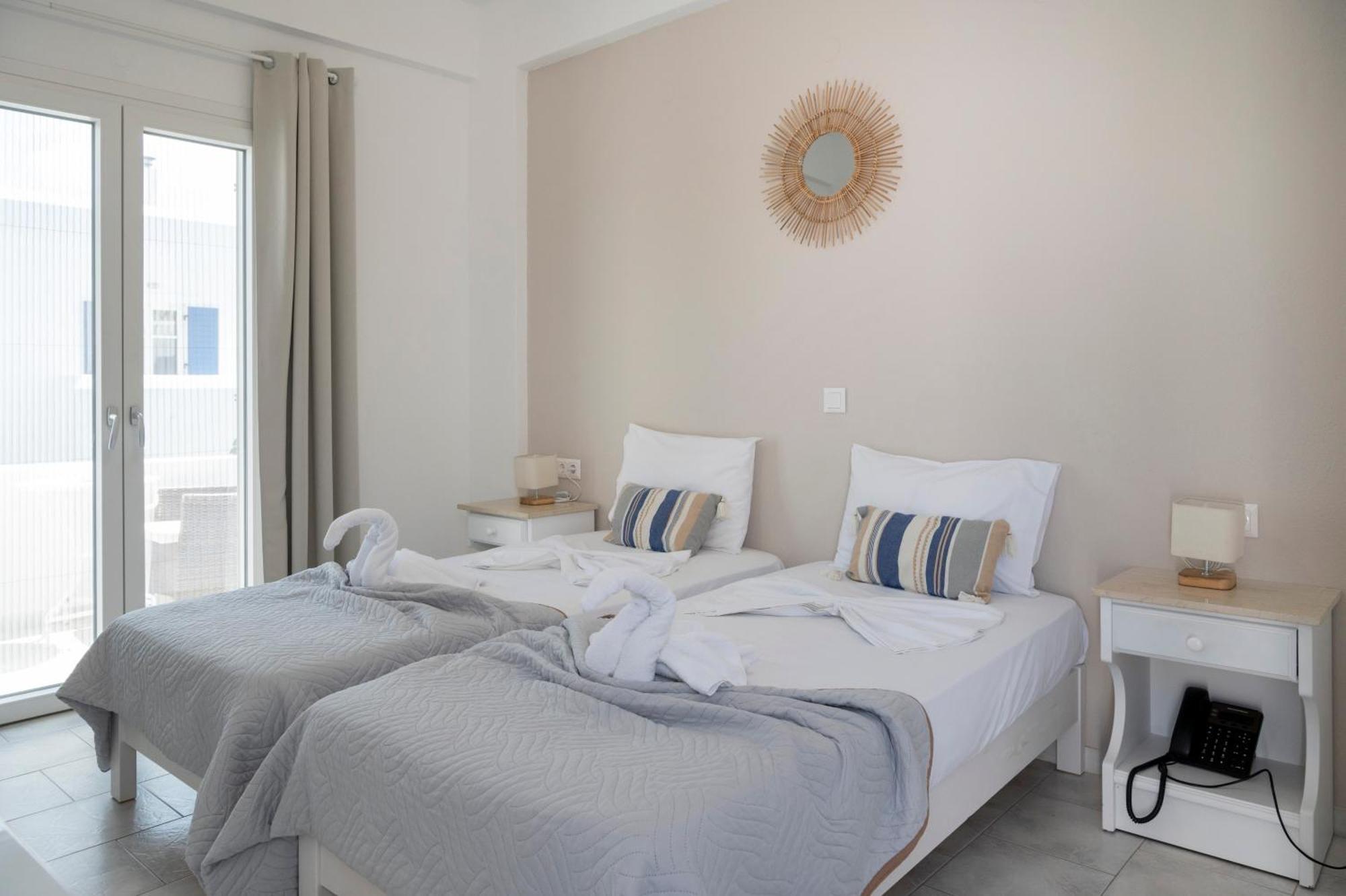 Ayeri Hotel Парос Екстериор снимка